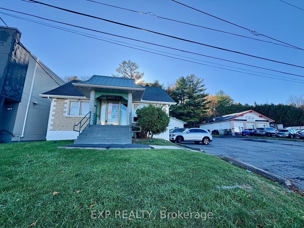 3010 St. Joseph Boulevard, Orleans - Cumberland and Area