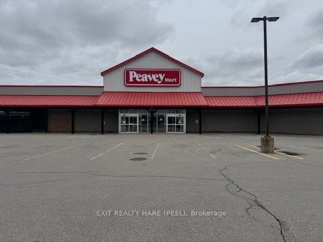 1780 Wharncliffe Road S, London South