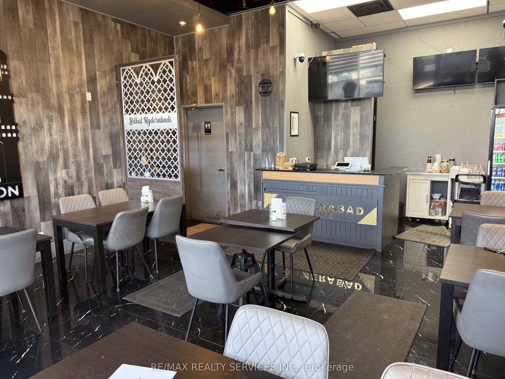 700 Queenston Road, Hamilton