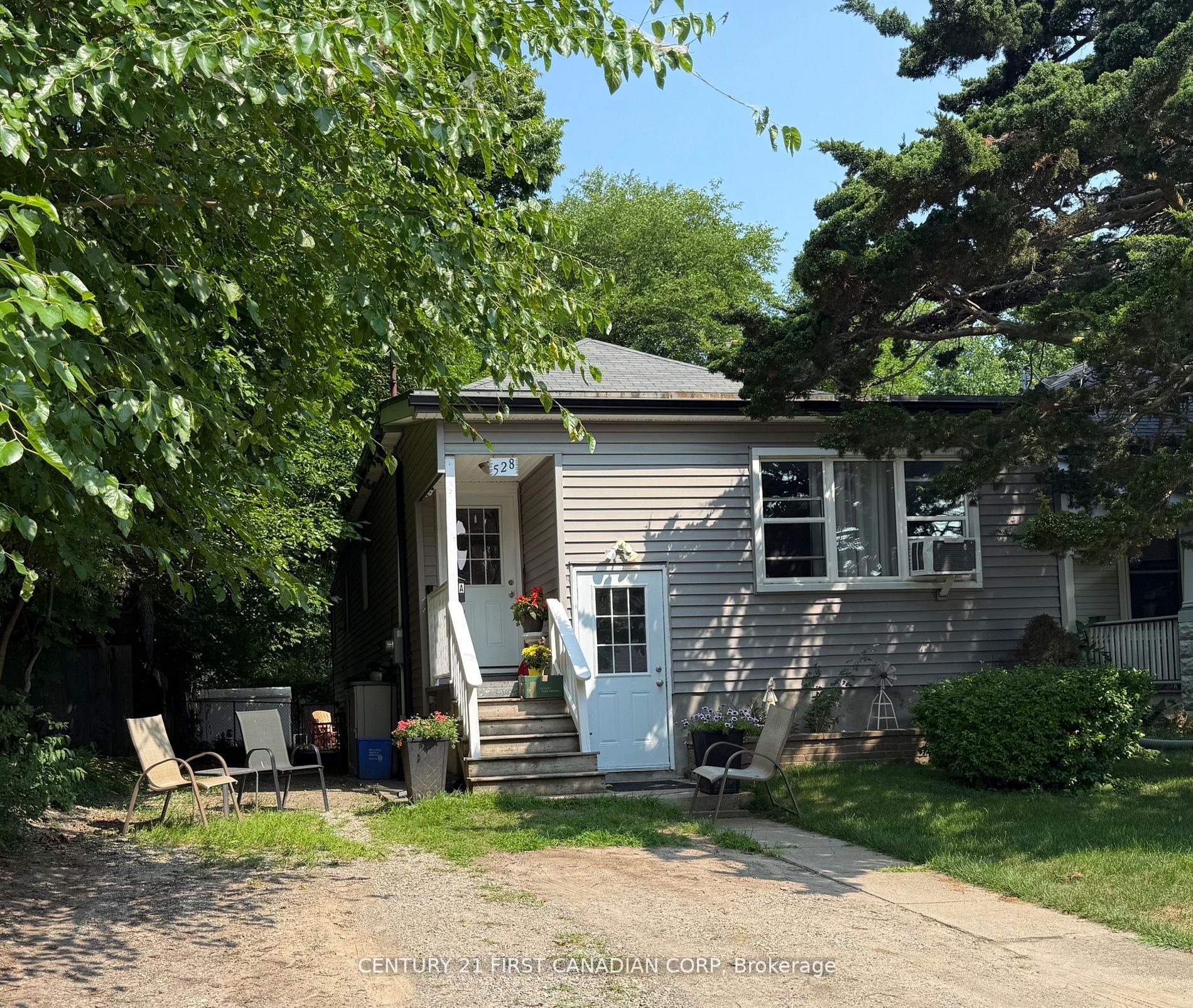 Photo of Listing #X12657562