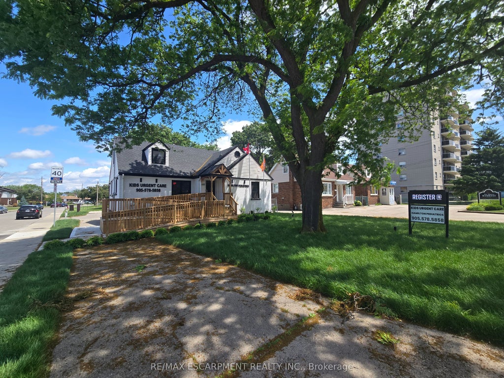 531 Queenston Road 2, Hamilton