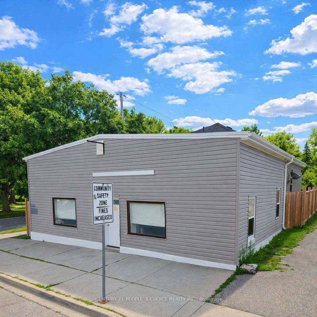 Photo of Listing #X12783292