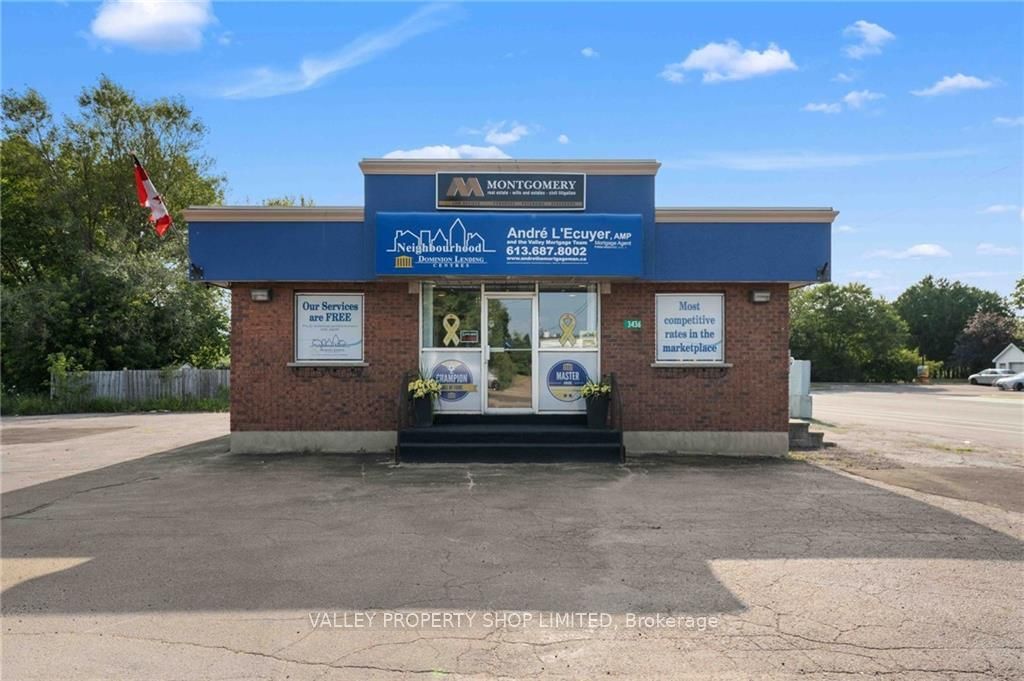3436 Petawawa Boulevard, Petawawa