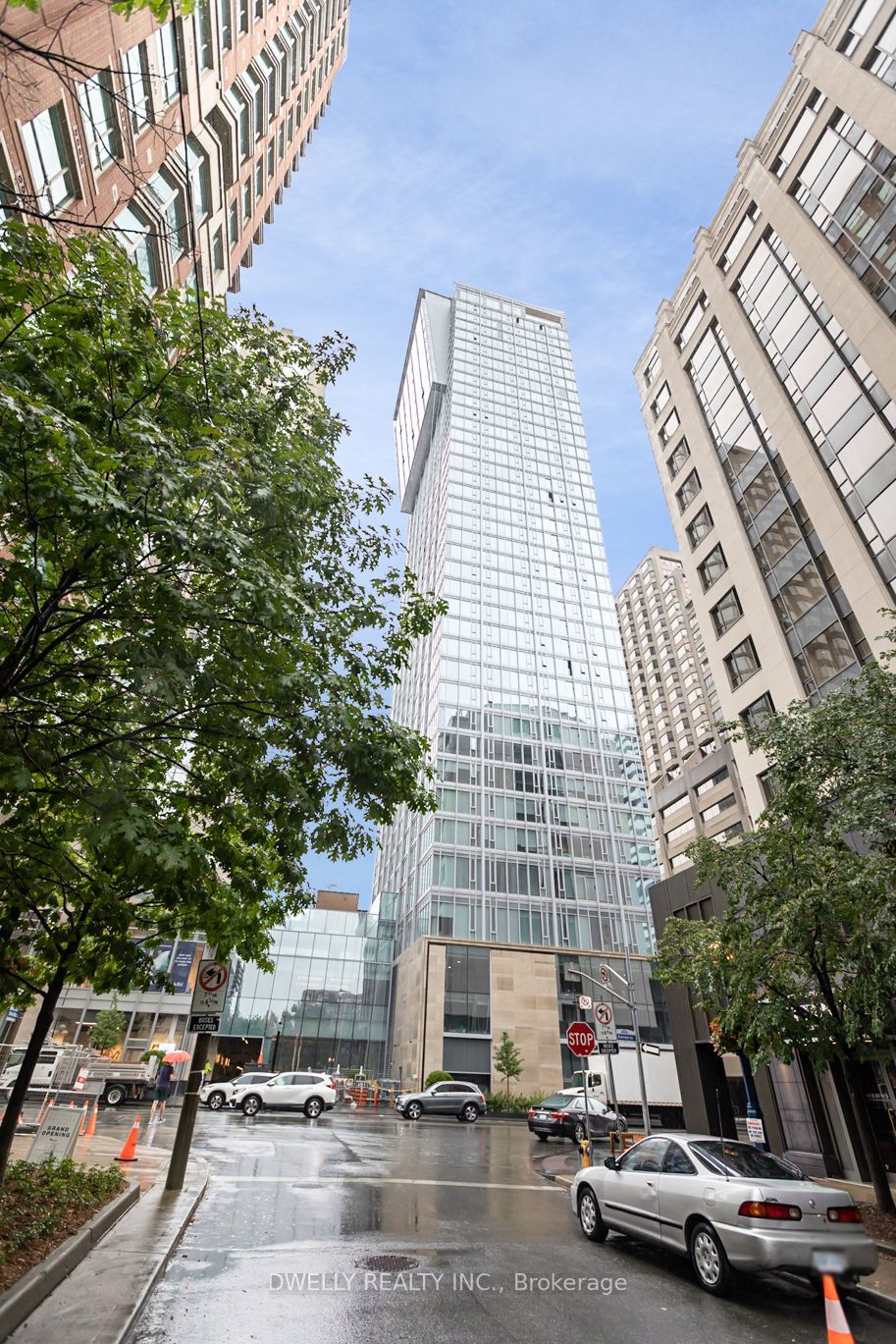 188 Cumberland Street 1805, Toronto C02