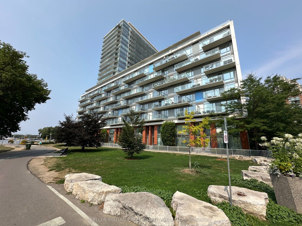 90 Stadium Road 1002, Toronto C01