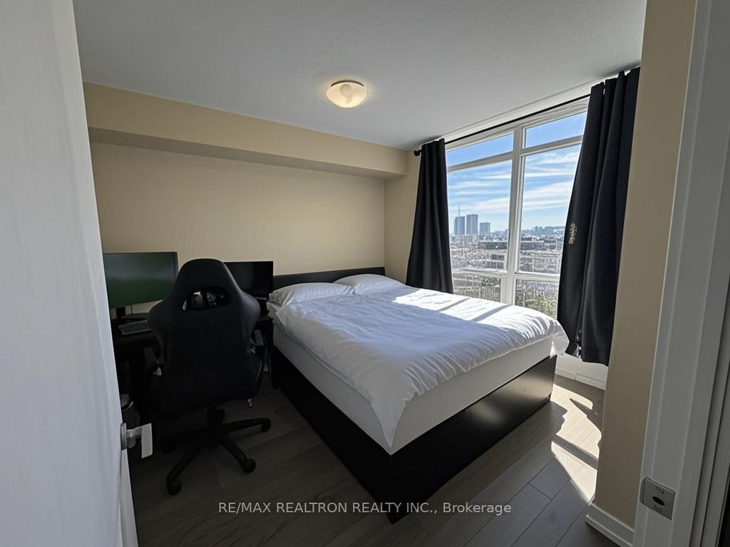 120 Dallimore Circle 523, Toronto C13