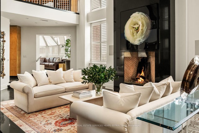 2 Lynwood Avenue Ph1, Toronto C02