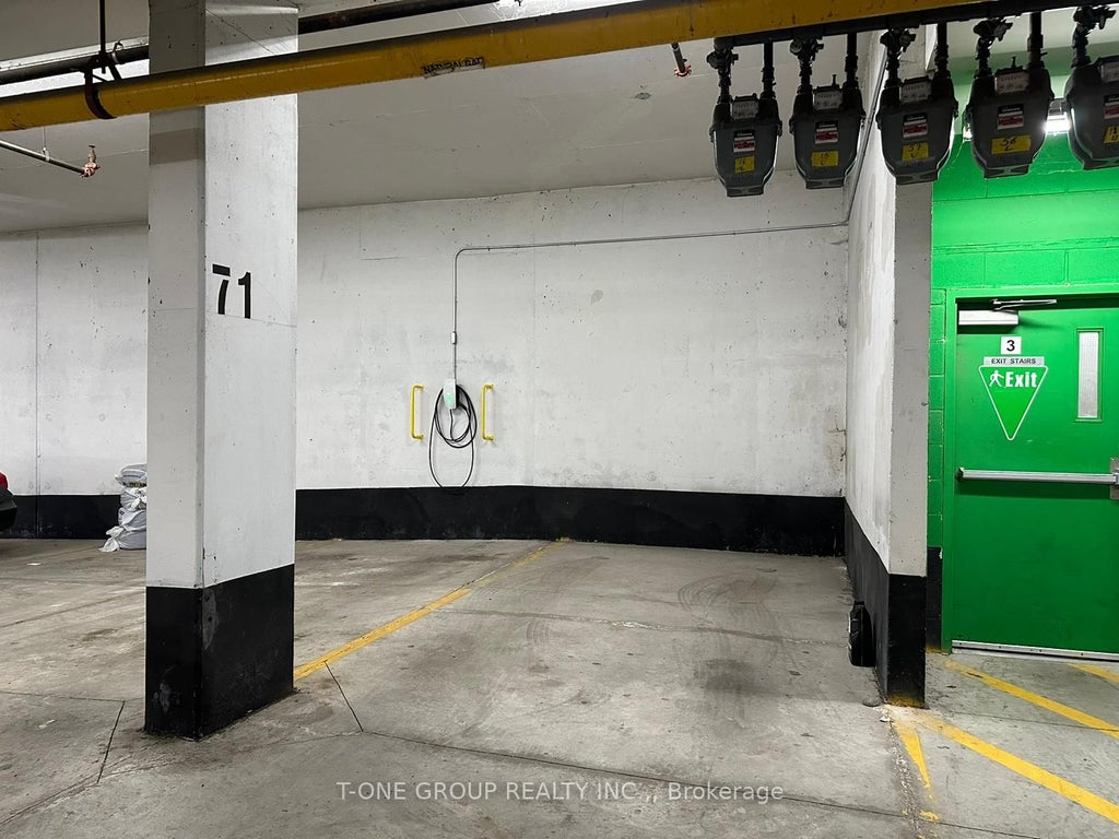 428 Kenneth Avenue, Toronto C14