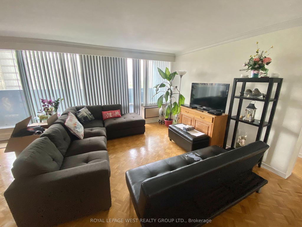 3555 Bathurst Street 608, Toronto C04