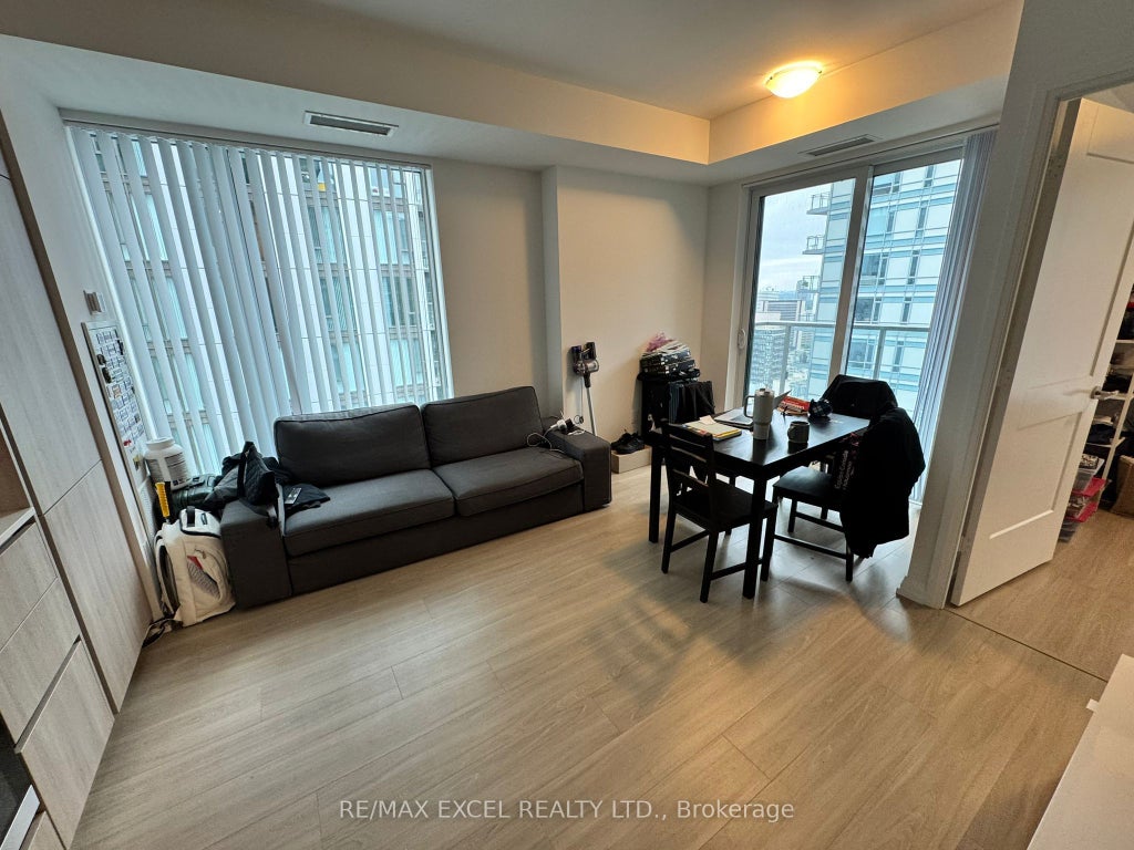 8 Widmer Street 4305, Toronto C01