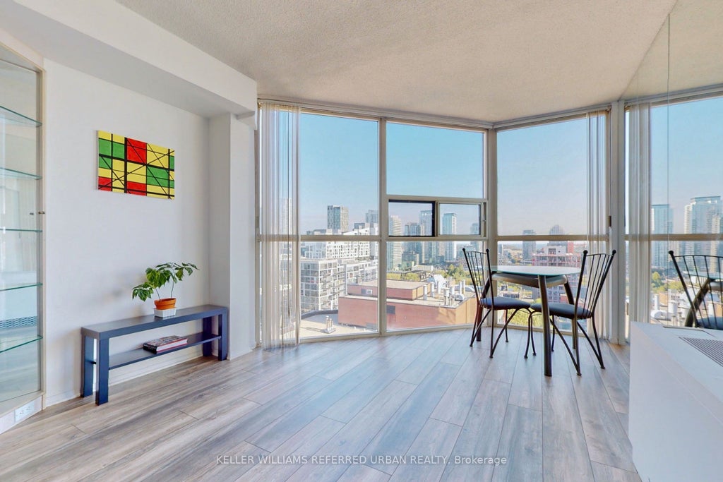 705 King Street W 1909, Toronto C01