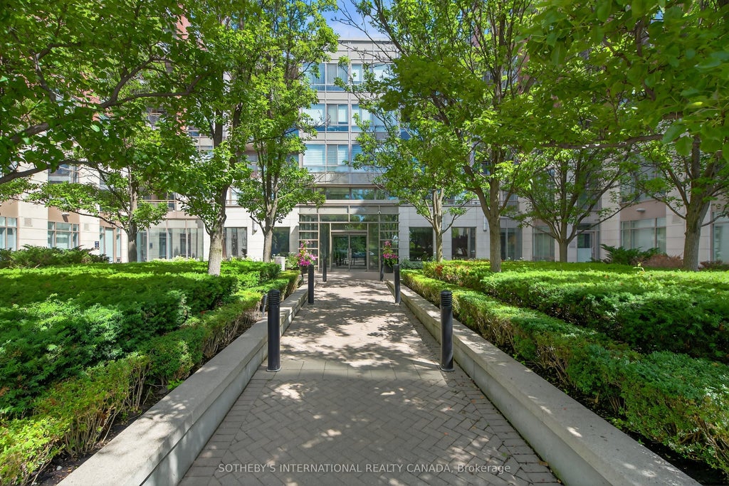 500 Queens Quay W N/a 405w, Toronto C01