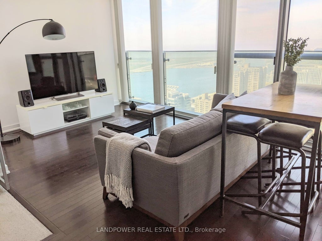 12 York Street 3906, Toronto C01