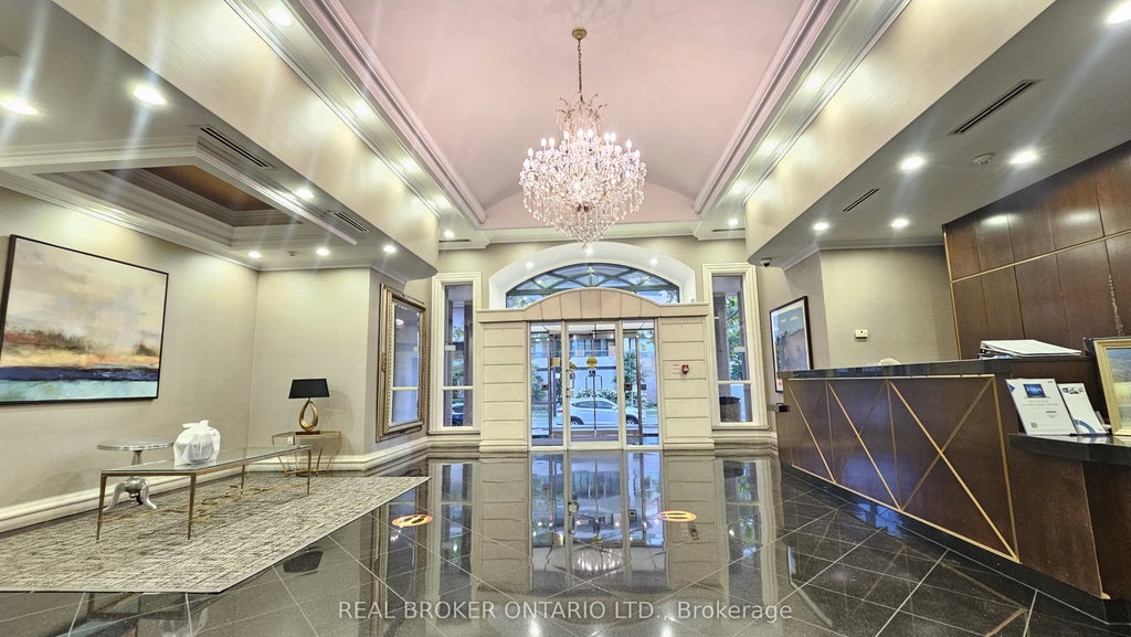 7 Lorraine Drive 1516, Toronto C07