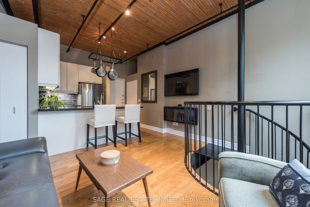 781 King Street W 504, Toronto C01