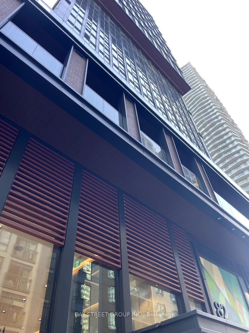 82 Dalhousie Street 2005, Toronto C08