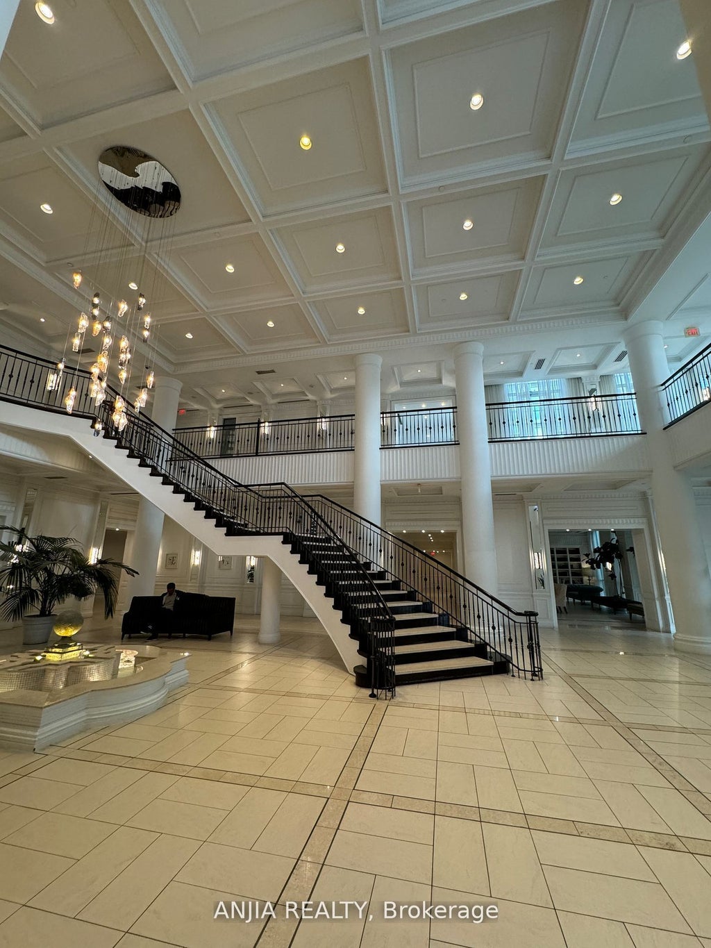 25 Greenview Avenue 721, Toronto C07