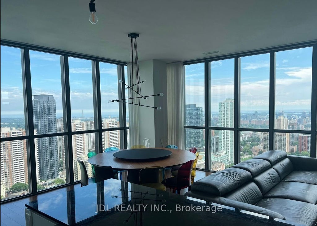 110 Charles Street E 3601, Toronto C08