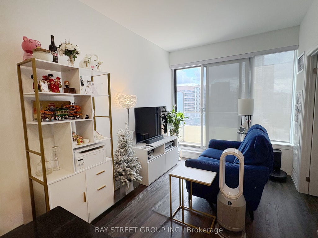 75 Canterbury Place 1206, Toronto C07