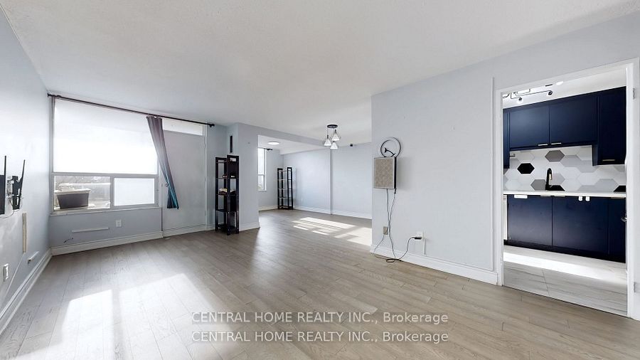 5 Shady Golfway N/a 715, Toronto C11