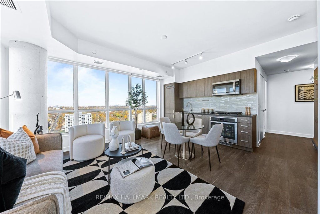 501 St Clair Avenue W 1811, Toronto C02