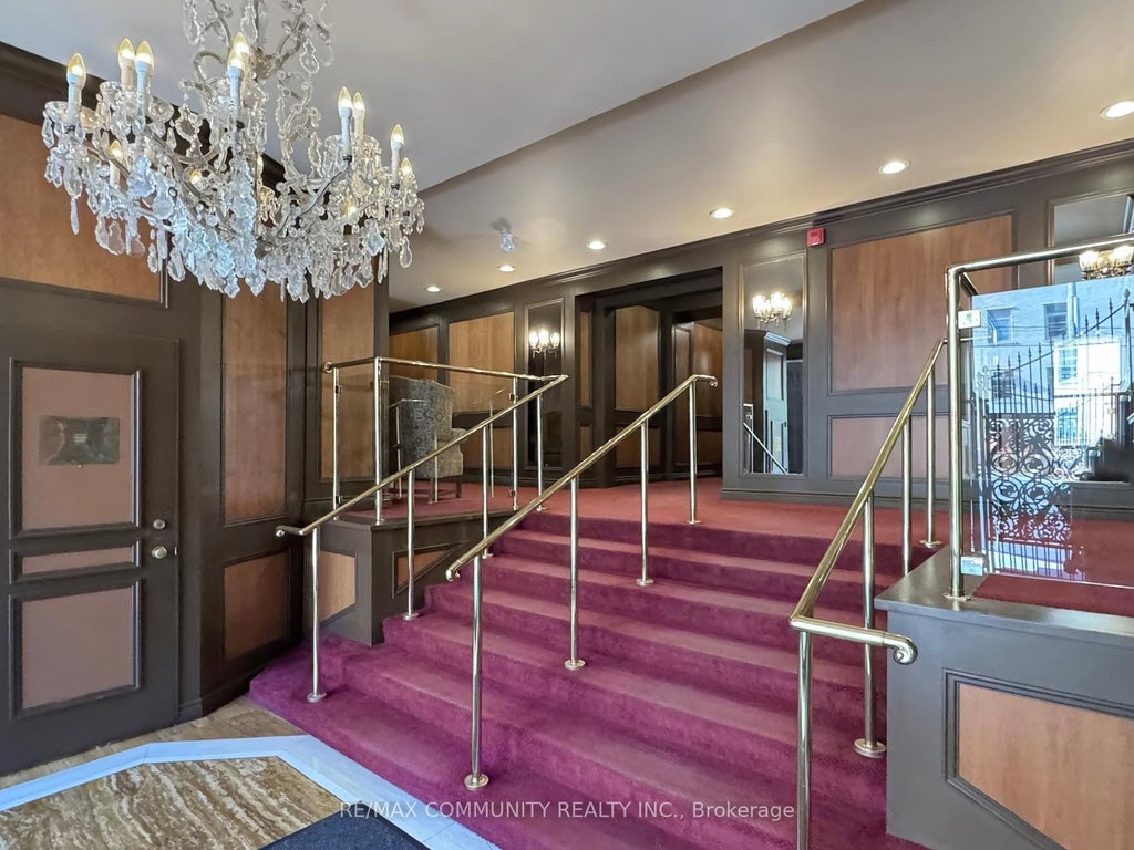 740 Eglinton Avenue W 309, Toronto C04