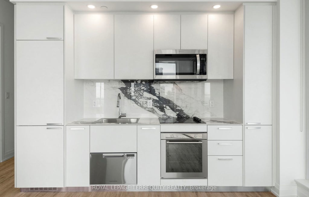 75 Canterbury Place Ph101, Toronto C07