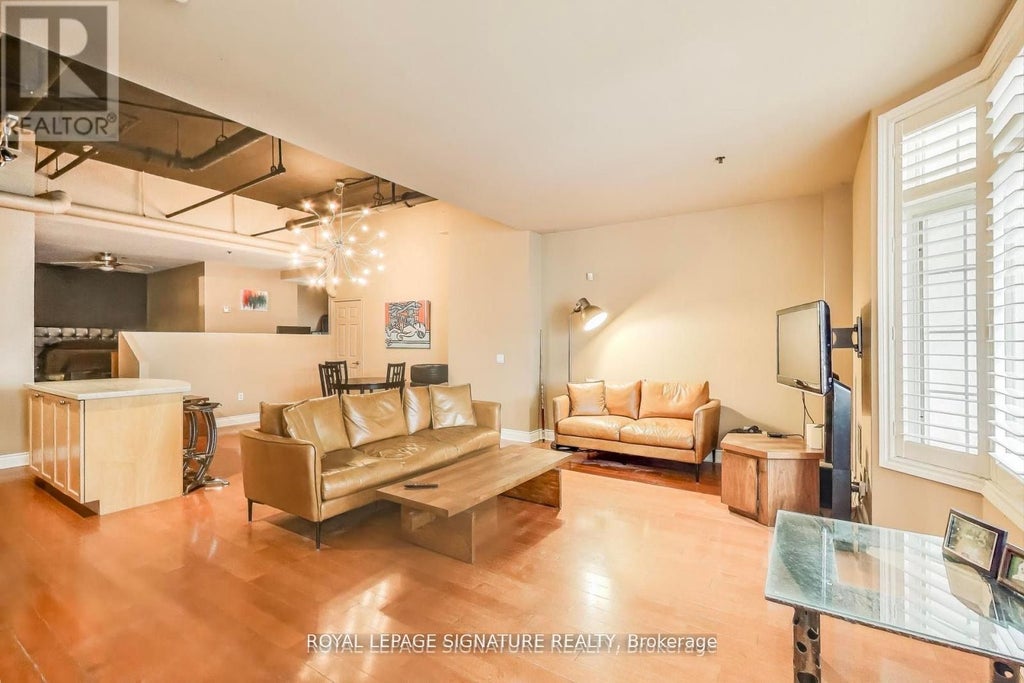 72 St. Patrick Street, Toronto C01