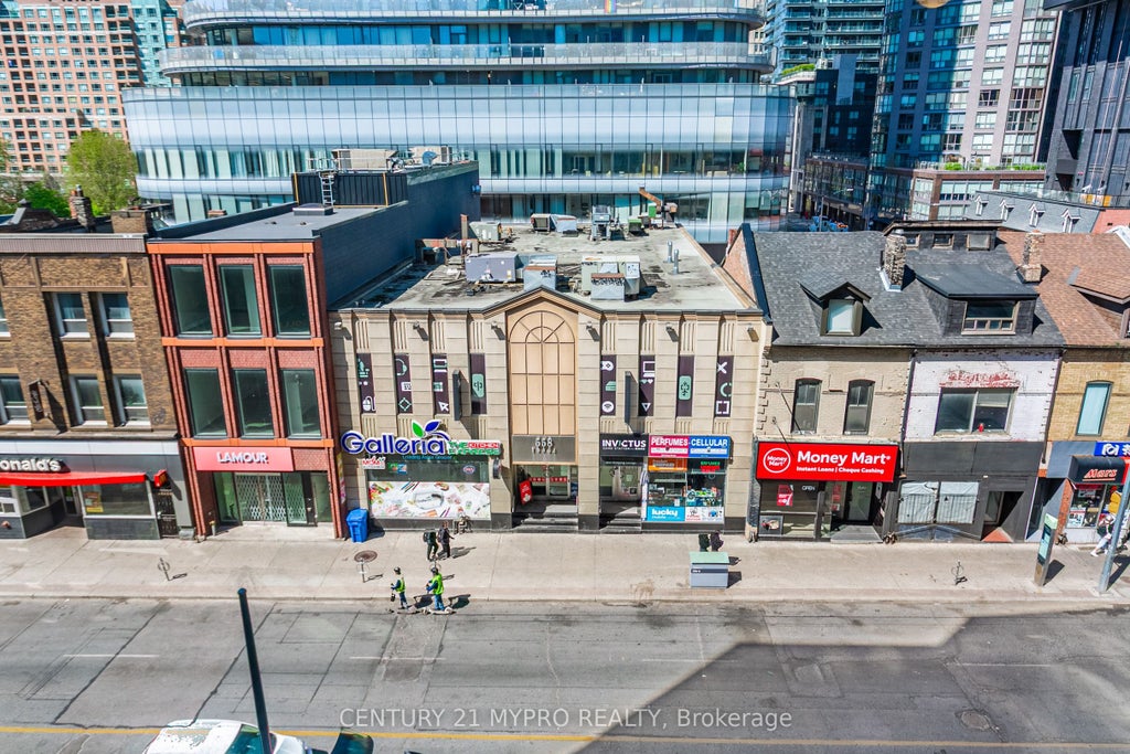 555 Yonge Street 401, Toronto C08