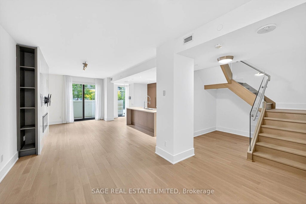 118 Merchants' Wharf N/a 105, Toronto C08