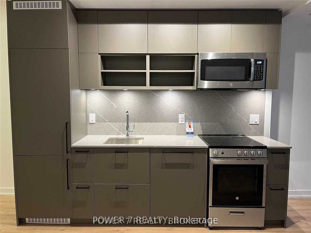 135 East Liberty Street 1213, Toronto C01