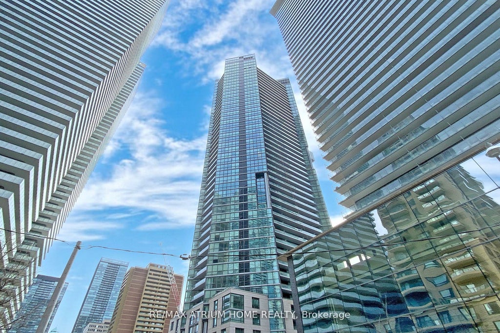 45 Charles Street E 1701, Toronto C08