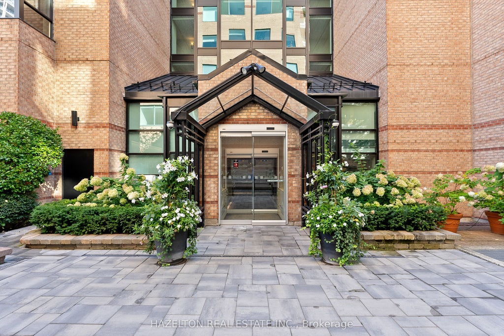 225 Davenport Road 211, Toronto C02