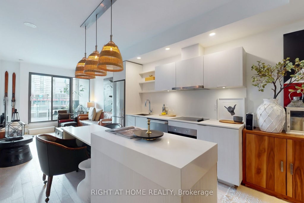 12 Bonnycastle Street 401, Toronto C08