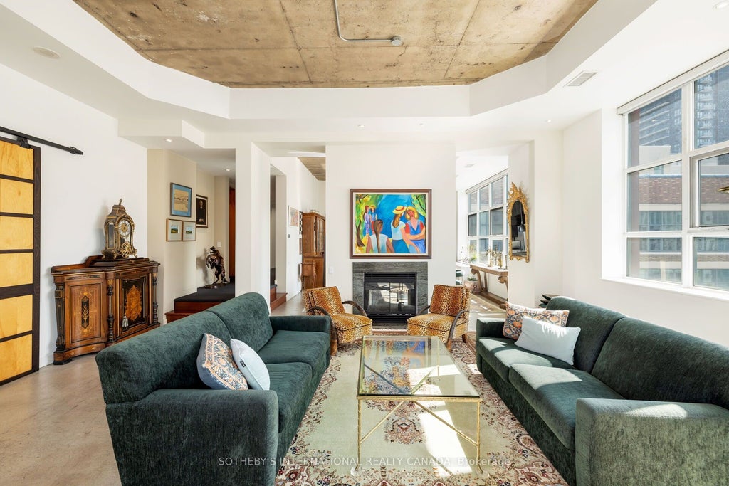 155 Dalhousie Street Ph1, Toronto C08