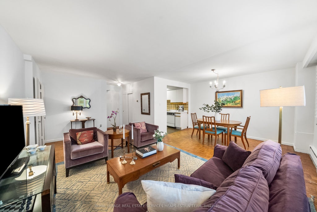 581 Avenue Road 204, Toronto C02