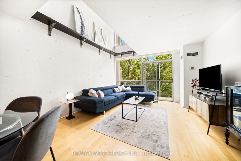 954 King Street W 510, Toronto C01