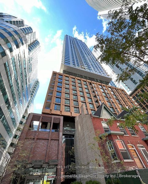 8 Widmer Street 4511, Toronto C01