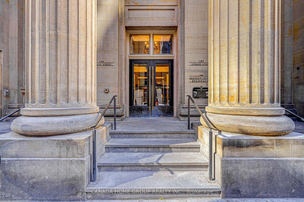 197 Yonge Street 3605, Toronto C08