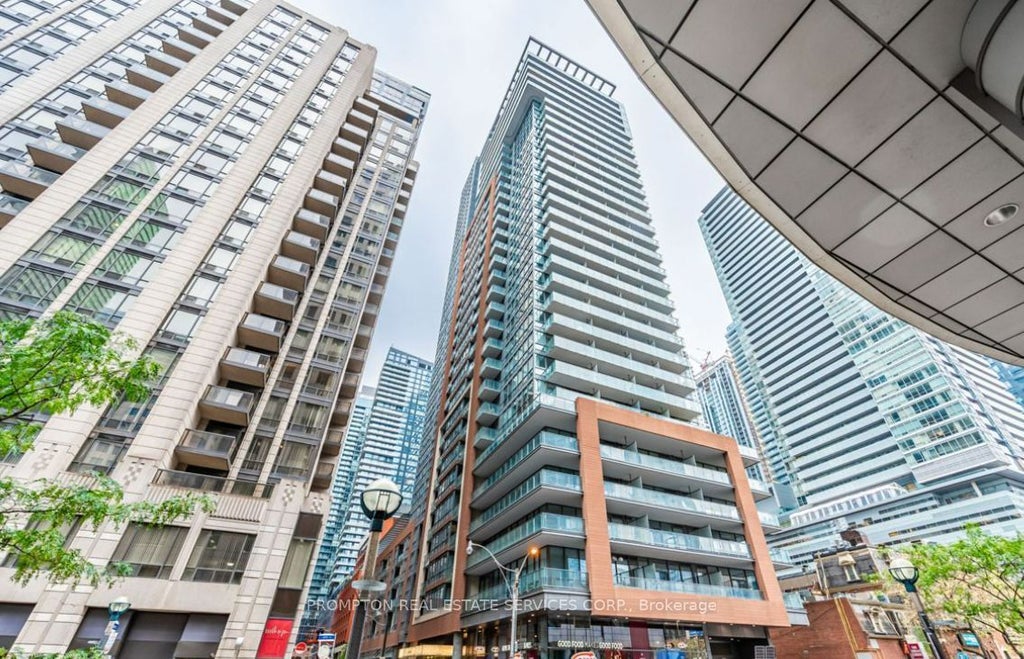 8 Mercer Street 207, Toronto C01