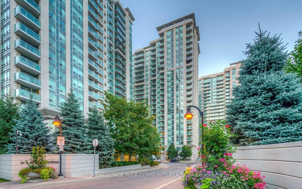 31 Bales Avenue 1805, Toronto C14