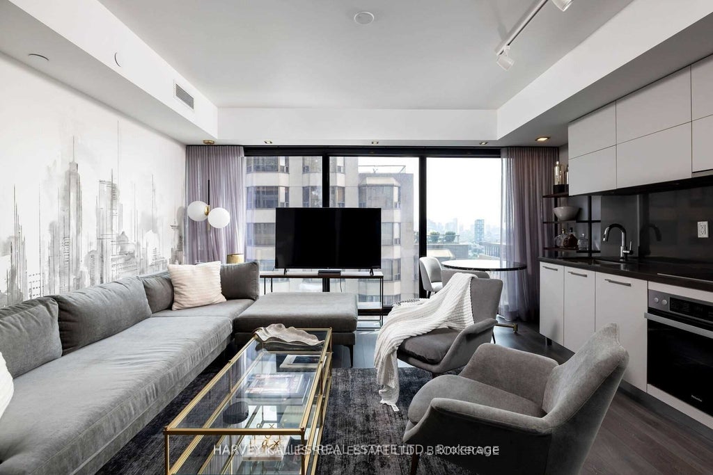 188 Cumberland Street S 2208, Toronto C02