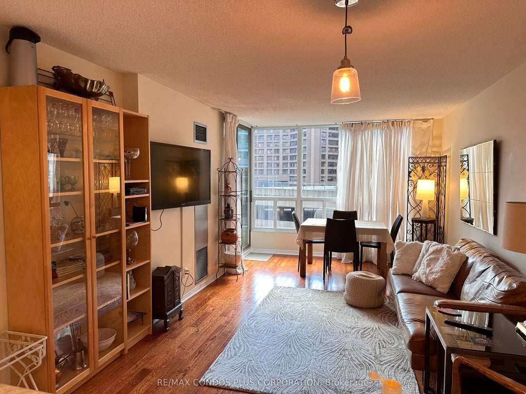 750 Bay Street 905, Toronto C01