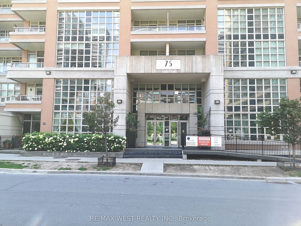 75 East Liberty Street 1718, Toronto C01