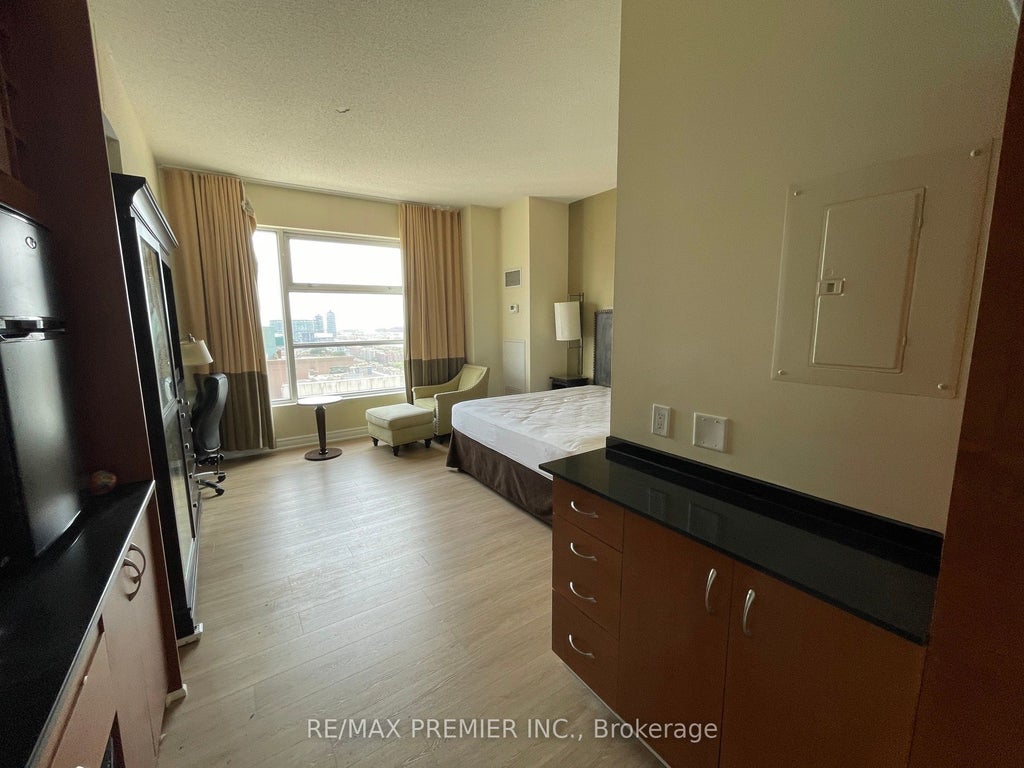 1 King Street W 2508, Toronto C01