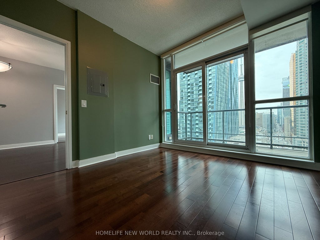 1 Scott Street 2006, Toronto C08