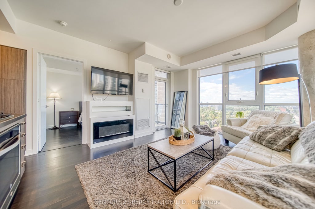 501 St. Clair Avenue W 1211, Toronto C02