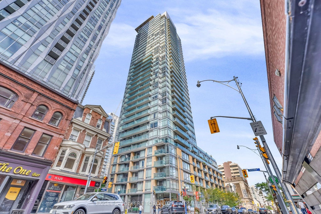 18 Yorkville Avenue 306, Toronto C02