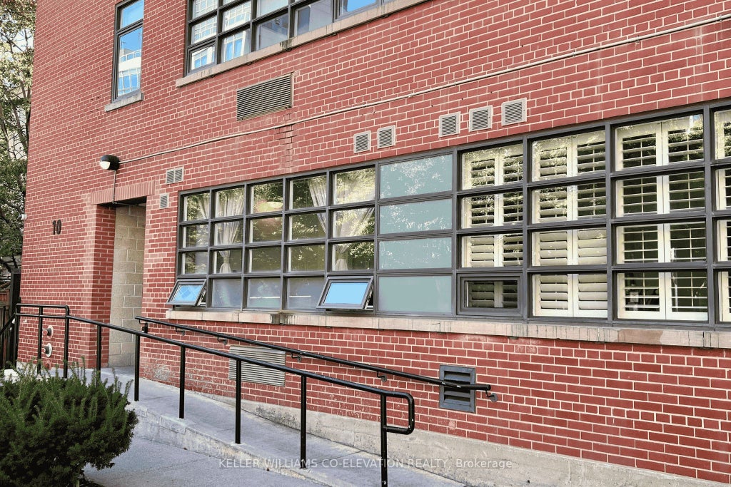 10 Wellesley Place 108, Toronto C08