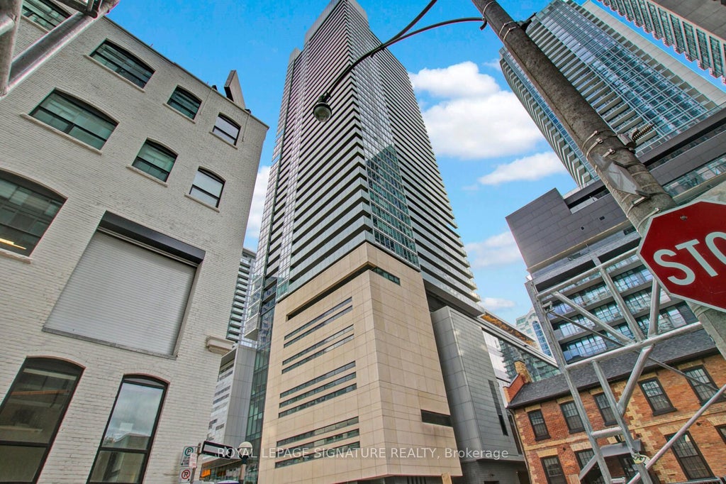 80 John Street 3211, Toronto C01